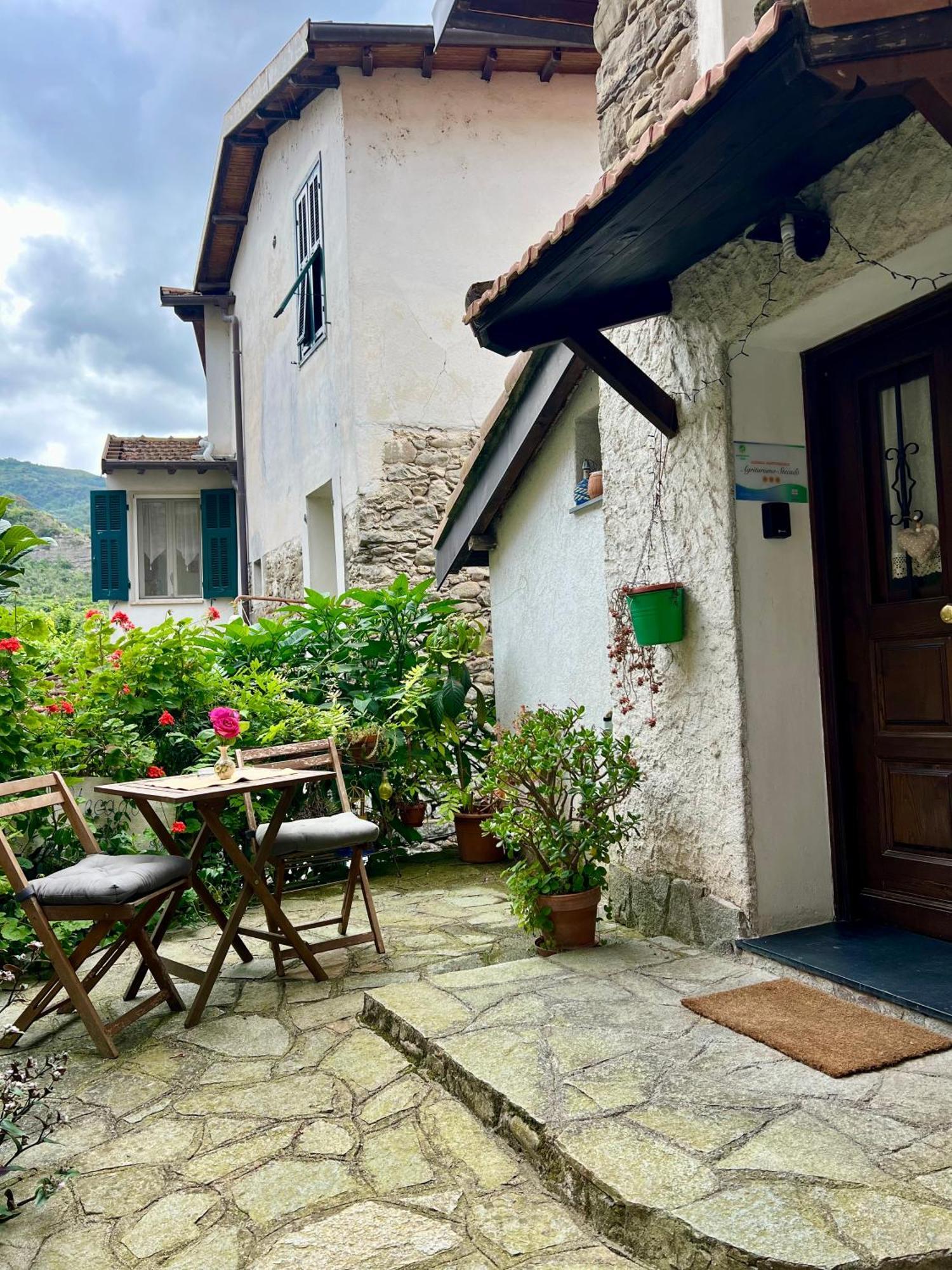 Stecado - Il Soppalco Lägenhet Dolceacqua Exteriör bild